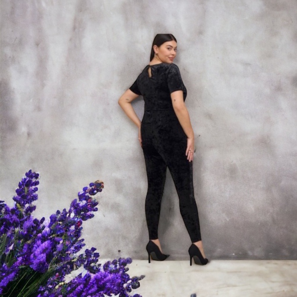 Torrid Crushed Velvet - Picture 5 of 9